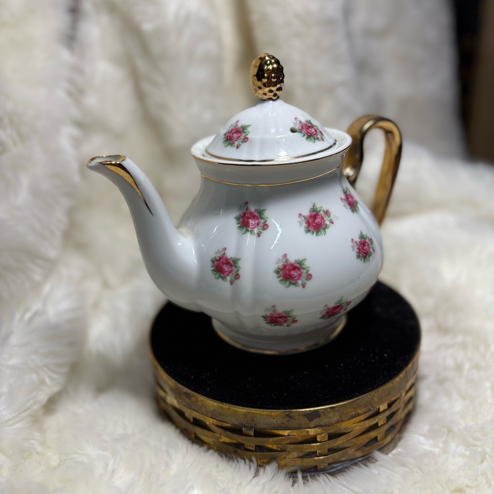 Vintage Nasco Fine China hot teapot with a rose pattern, handcrafted in Japan. - Picture 5 of 13